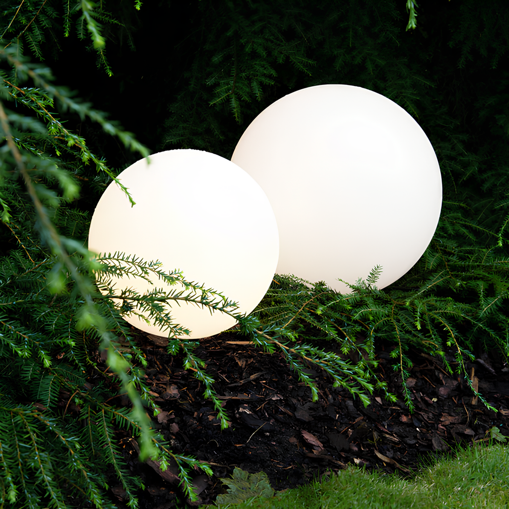 Bezprzewodowa lampa nastrojowa do wnętrz i na zewnątrz - LumaSphere" 

Rewritten Title: "LumaSphere - Bezprzewodowa lampa nastrojowa do użytku wewnętrznego i zewnętrznego